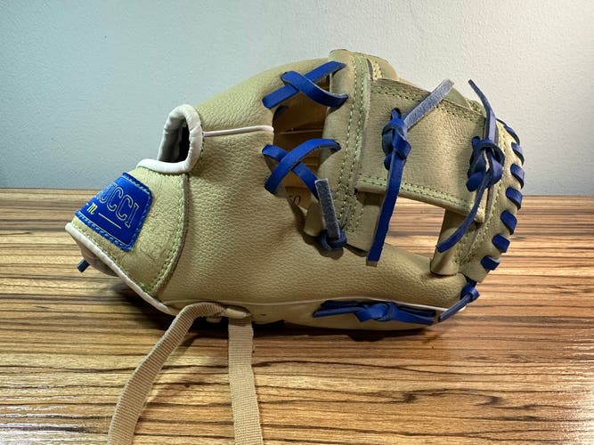 Marucci Swift Series RH Baseball Glove 10.5" (Used)