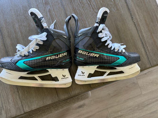 2026 Bauer Supreme Fuse Hockey Skates 9 (Used)