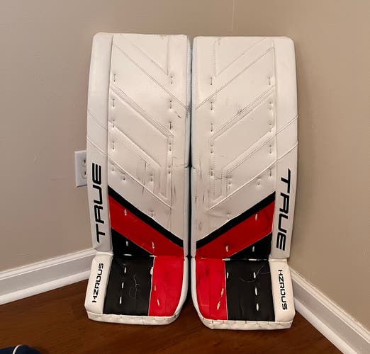 33" True HZRDUS 7X4 Goalie Leg Pads (Used)
