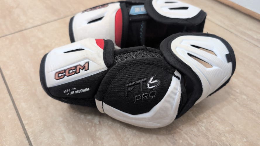Junior Medium CCM JetSpeed FT6 elbow pads Pro Elbow Pads (Used)
