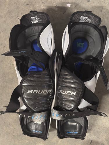 Intermediate Bauer Vapor Flylite 14" Shin Pads (Used)