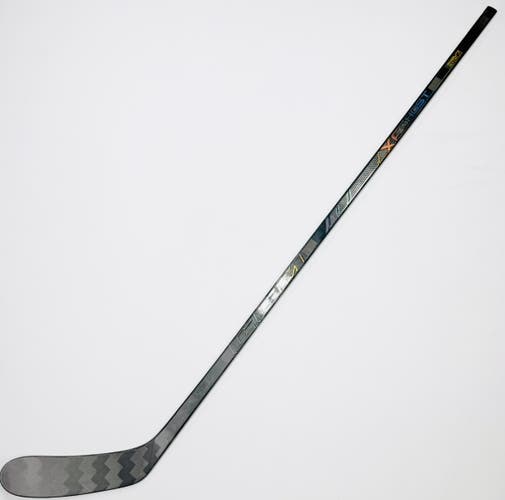 Near New Black CCM XF Ghost-RH-55 Flex-P28-Grip W/ Bubble Texture-Intermediate