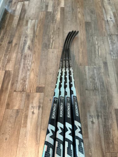 Senior CCM JetSpeed FT8 Pro Right Handed Hockey Stick P28M 70 Flex (New)