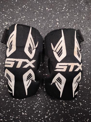 Used STX STINGER Lacrosse Arm Pads/Guards Black XXS 11849-S000044758
