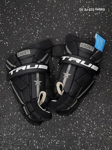 Used True CADET Lacrosse Gloves Junior Black 8" 11849-S000044757