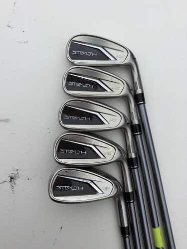 TaylorMade Stealth HD Iron Set 6-PW Speeder NX 50 Senior Flex NICE