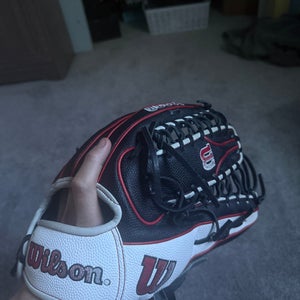 Wilson A2000 RH Outfield Baseball Glove 12.25" (Used)