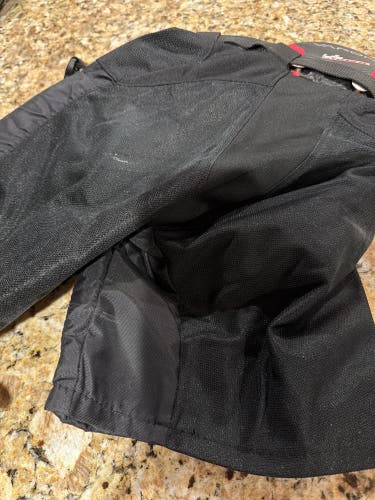 Youth Medium Bauer Vapor Lil Rookie Hockey Pants (Used)