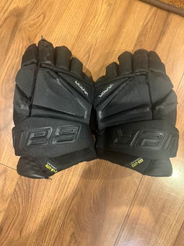 Used Bauer Vapor Hyperlite Gloves 13"