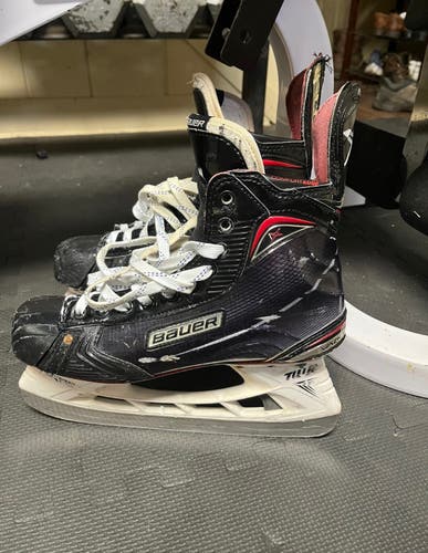 2017 Bauer Vapor 1X Hockey Skates Regular Width Pro Stock 9 (Used)