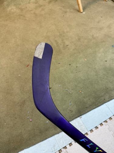 Junior Bauer Vapor Flylite Right Handed Hockey Stick P92 50 Flex (New)