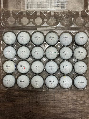 24 Titleist Pro V1x Golf Balls - 4A Near Mint Condition