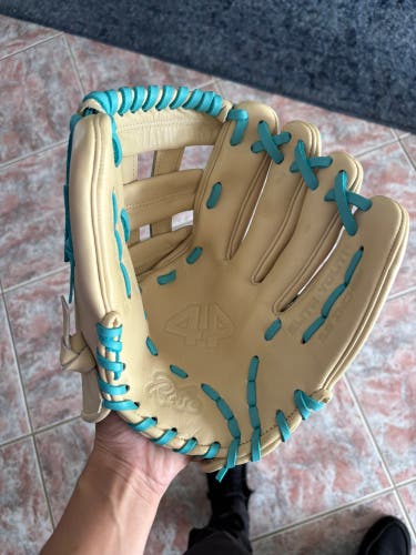 44 Pro RH Infield Baseball Glove 11.5" (New)