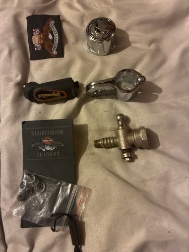 (Used) Harley Davidson Magnum Clamp /  Harley Davidson Skull Front Axle Nut Cover