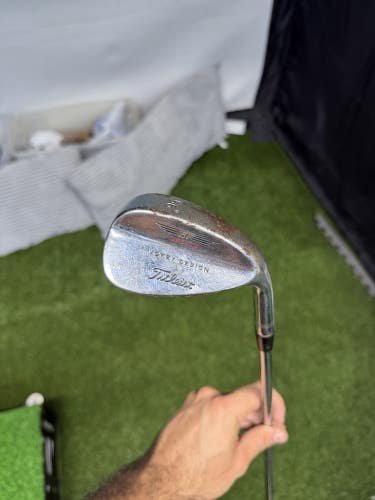 Titleist Vokey Design 256-14 56* Wedge Dynamic Gold Steel Shaft RH