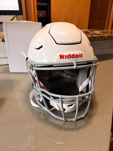 White Adult Large Riddell SpeedFlex Helmet (Used)