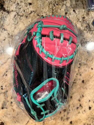Wilson A1000 RH Catcher's Baseball Glove 33" (New)