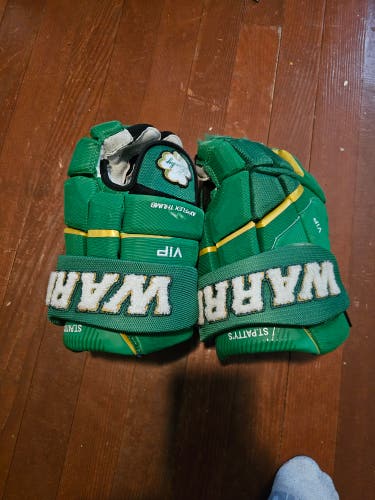 Warrior VIP St PATTY'S edition Gloves 14" (Used)