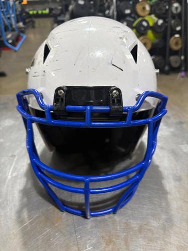 Used Schutt VENGEANCE A11 YOUTH FB Helmet White SM 11605-S000228106