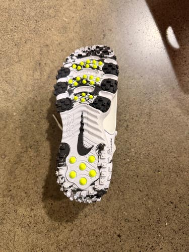 Used Nike FUTURE FIELD TURF BB/SB Cleats White Junior 05.5 11605-S000228084