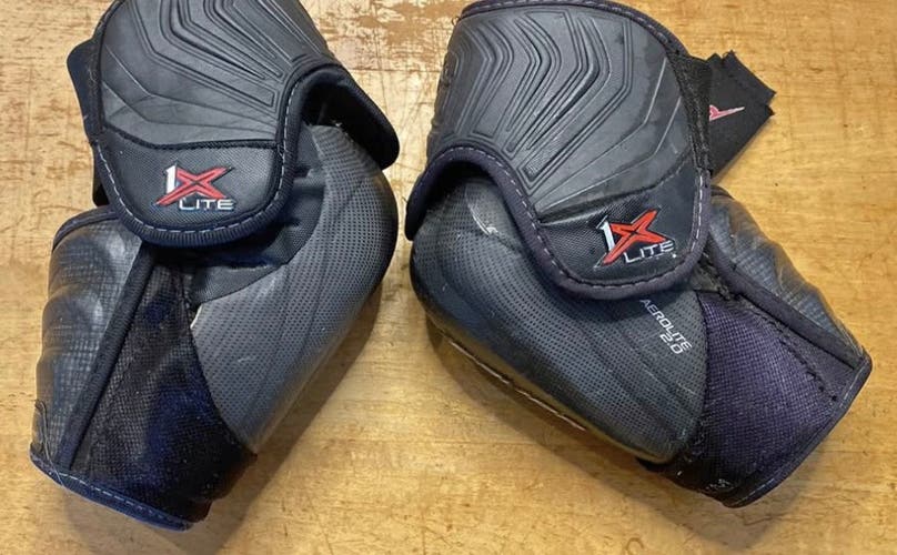 Senior Medium Bauer Vapor 1X Lite Elbow Pads (Used)