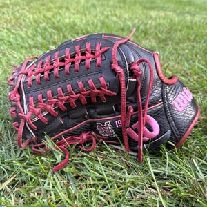 Mississippi State Wilson A2000 LH Baseball Glove 11.75" (Used)