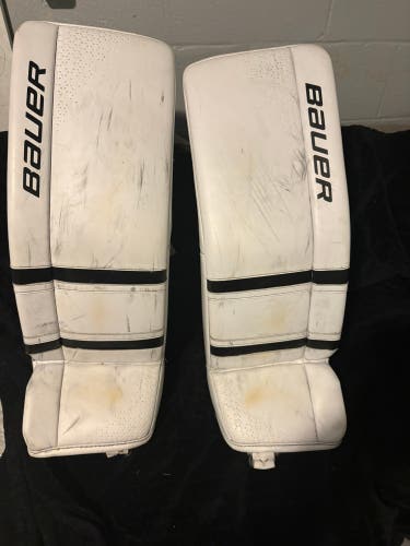 Medium Bauer GSX Goalie Leg Pads (Used)
