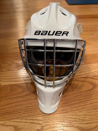 Junior Large 2023 Bauer 930 Goalie Mask (Used)
