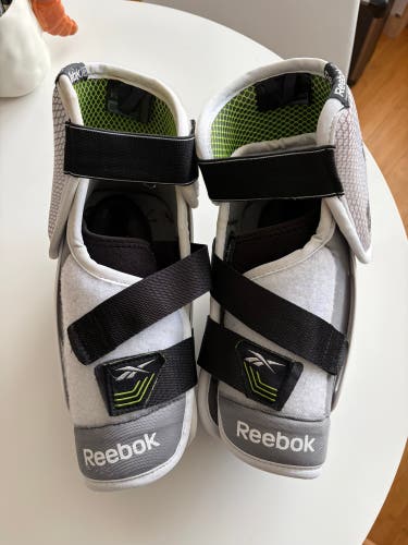 Senior Medium Reebok 20K Pro Elbow Pads Pro Stock with long slash guards