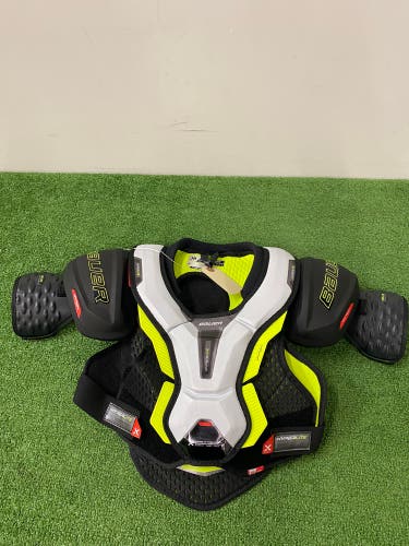 Bauer Vapor Hyperlite Shoulder Pads | Junior Size Small