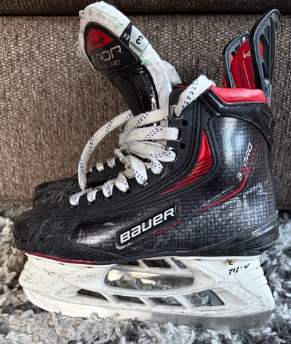 Bauer Vapor 3X Pro Hockey Skates Extra Wide Width Size 3 (Used)