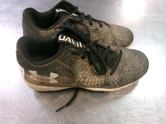 Used Under Armour UNDER ARMOUR BB/SB Cleats Black Junior 04 11868-S000072236
