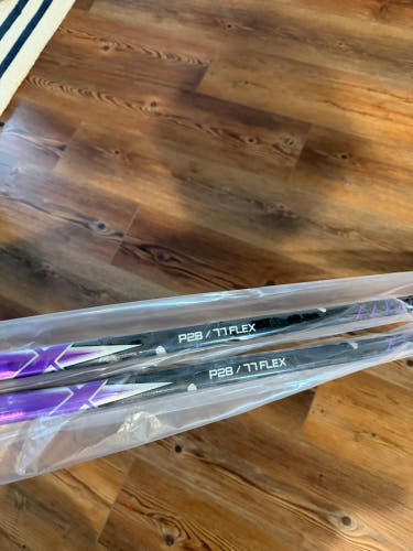 Senior Bauer Vapor Flylite Left Hand Hockey Stick P28 77 Flex (New)