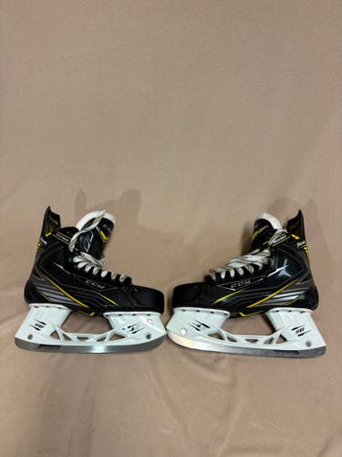 Black/Yellow CCM Tacks 5092 Hockey Skates Extra Wide Width 9.5 (Used)