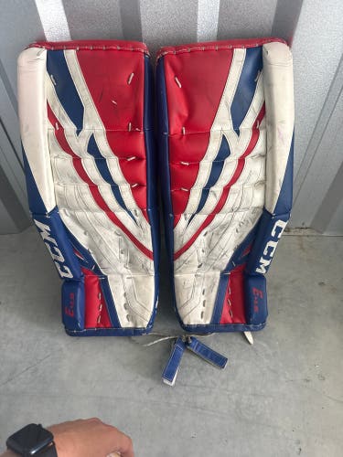 Red White & Blue Youth CCM EFlex 4.5 Goalie Leg Pads (Used) | 24”+1”