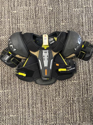 Small Senior CCM Tacks AS-V Shoulder Pads (Used)