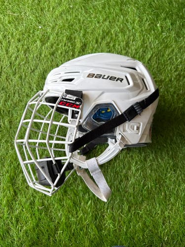 Small Bauer Re-Akt 150 Helmet (Used) -