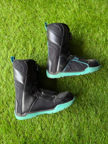 3K Ride Spark Snowboard Boots Soft Flex (Used)