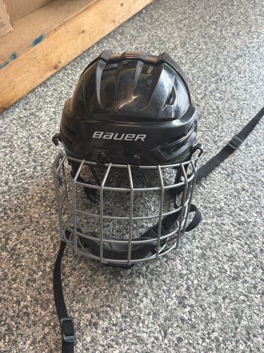 Medium Bauer Re-Akt 55 Helmet (Used)