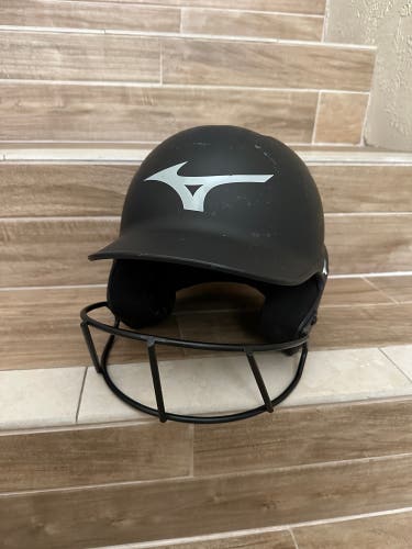 Small / Medium Mizuno F6 Batting Helmet (Used)
