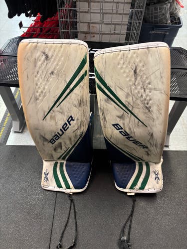 Senior Small Bauer Vapor 2X Pro Goalie Leg Pads (Used)