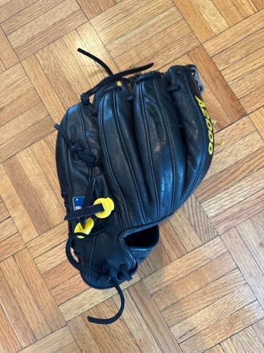 Wilson A2000 RH Infield Baseball Glove 11.5" (Used)