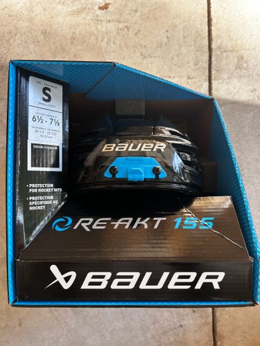 Small Bauer Re-Akt 155 Helmet (New)