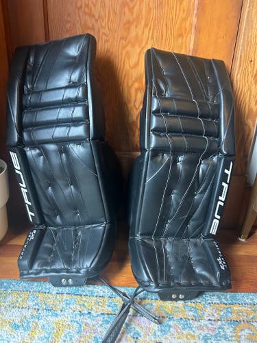 29" 2023 True Catalyst 7X3 Goalie Leg Pads (New)