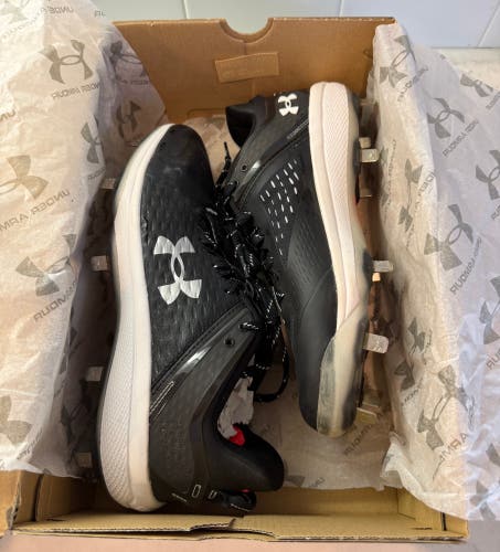 Black Men's Size M 9.0 (W 10.0) Adult Under Armour Cleats (New)