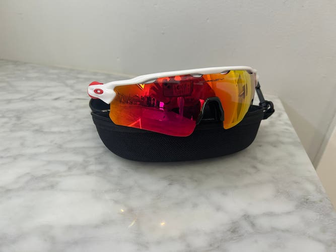 Red Adult Unisex Oakley Sunglasses (New)