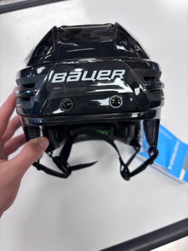 Small Bauer Re-Akt 85 Helmet (New)