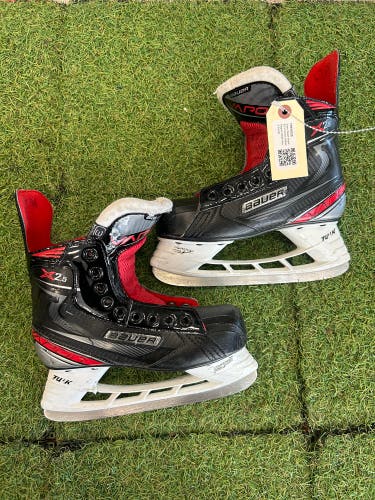 Junior Bauer Vapor X2.5 Hockey Skates Regular Width Size 3 (Used)