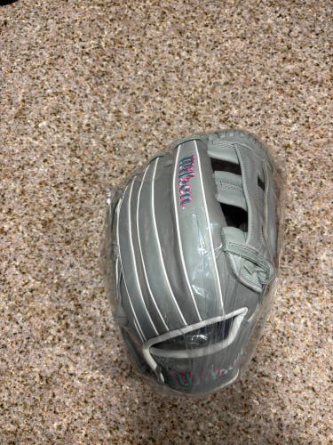 2025 Wilson A1000 RH Infield Baseball Glove 12" (New)