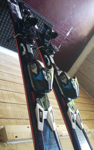 181cm MENS WIDE SKIS ATOMIC NOMAD BLACKEYE TI w/ATOMIC XTO12 BINDINGS *USED*